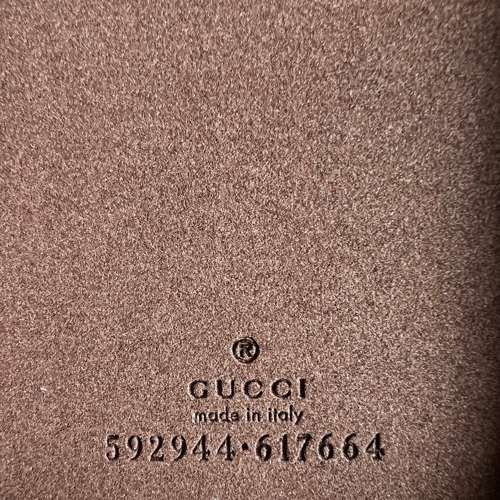 NWT GUCCI
Iphone X Strawberry Cell Phone Case w/ Gift Box - Picture 4 of 5